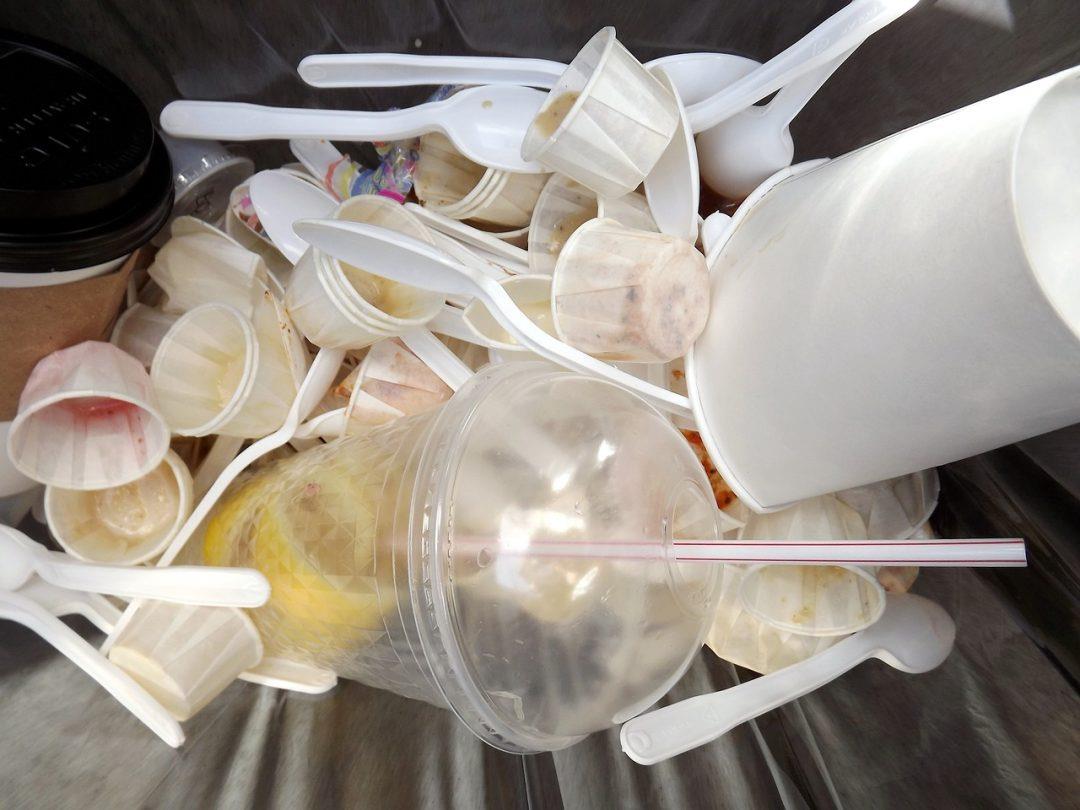 odpadky odpad plast