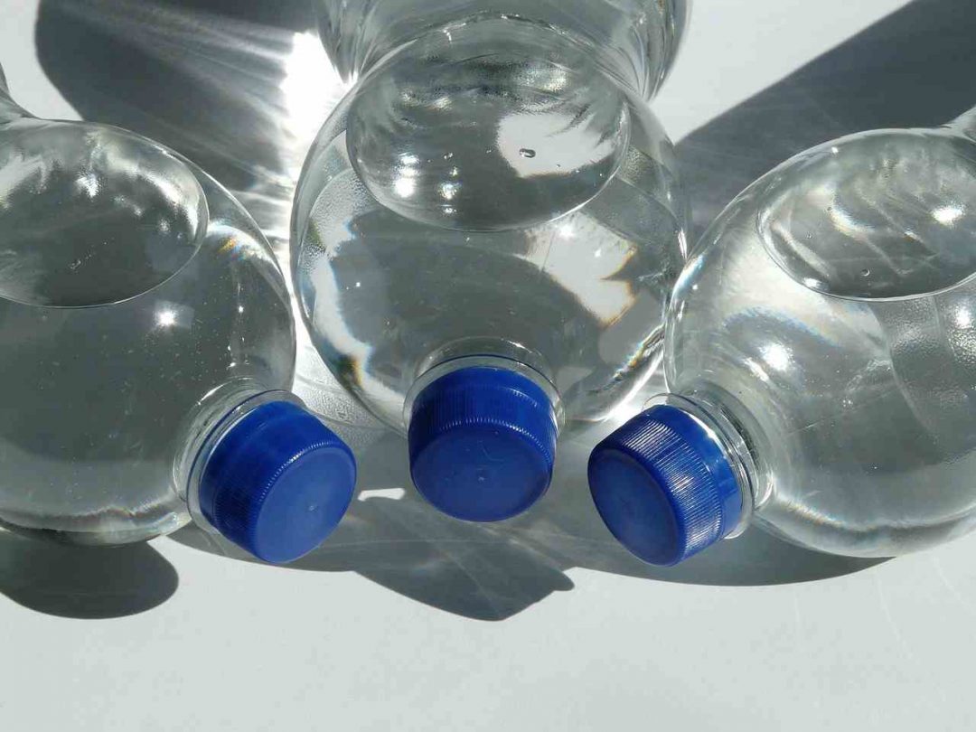 https://pixabay.com/photos/bottles-plastic-bottle-bottle-60475/